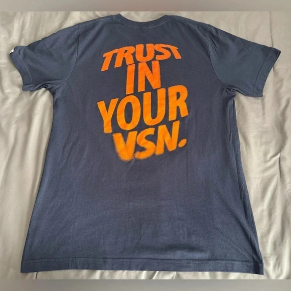 WRLDINVSN Men's Blue/Orange Trust In Your VSN Graphic Logo T shirt size large - Picture 2 of 4